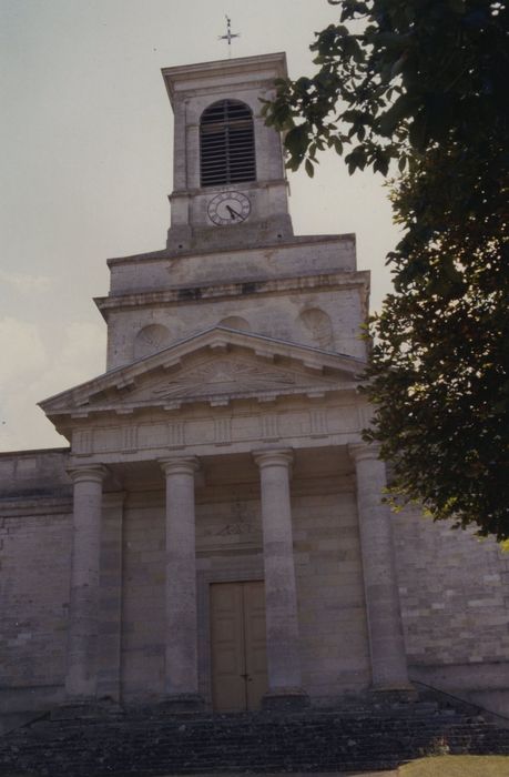 Eglise de l'Assomption : Façade nord-est, vue générale