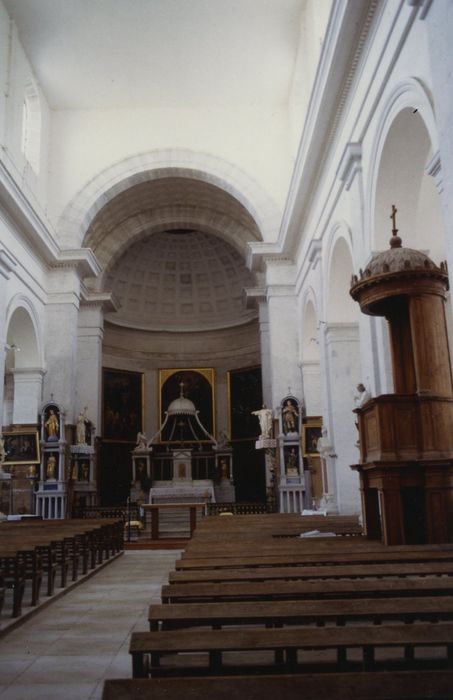 Eglise de l'Assomption : Nef, vue générale