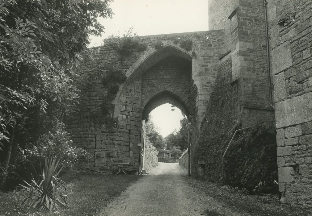 Château : Porterie, élévation nord, vue générale