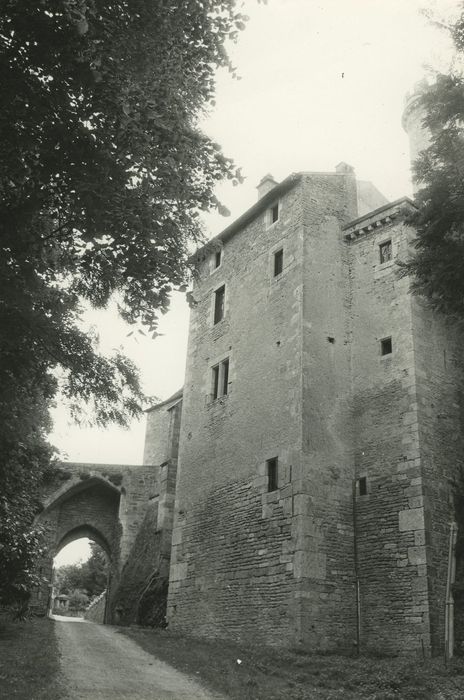 Château : Façade est, vue générale