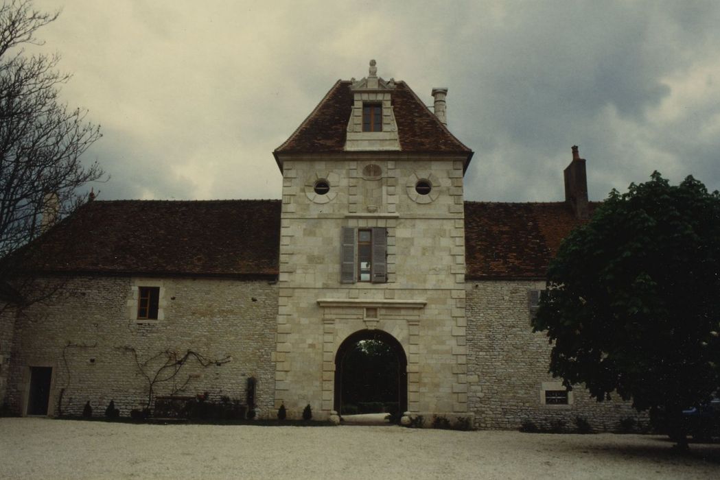 Domaine des Granges : Façade est, vue générale