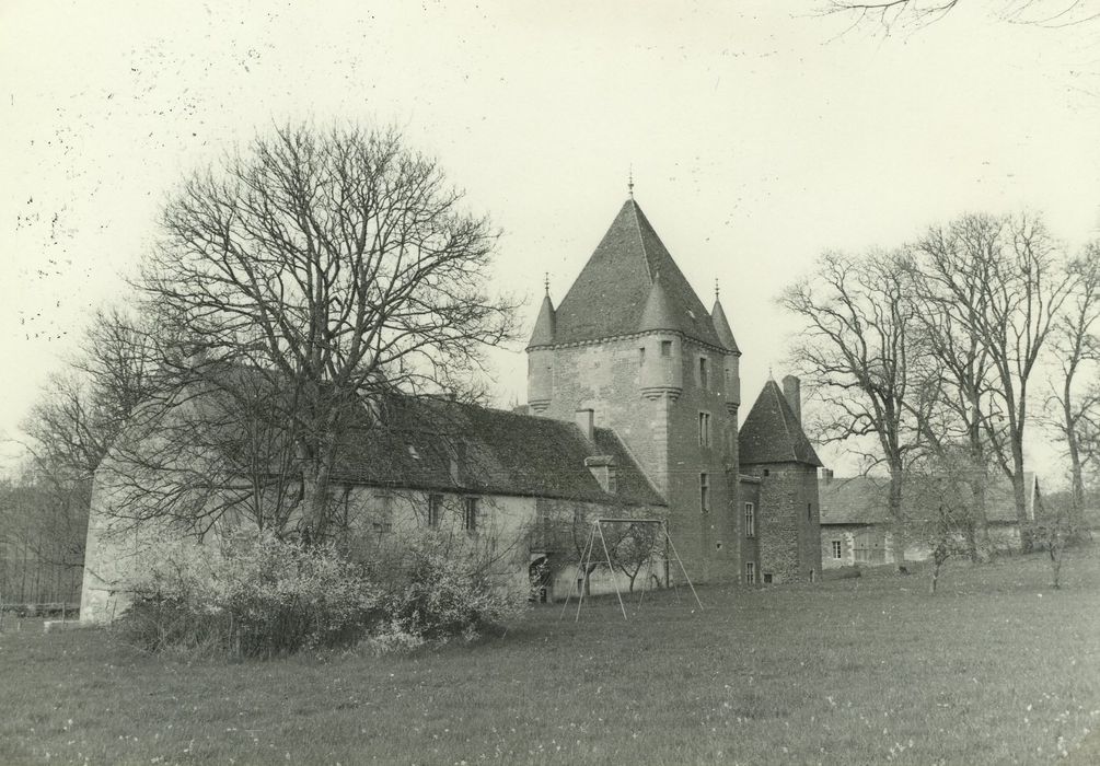 Château de Coraboeuf : Ensemble est, vue générale