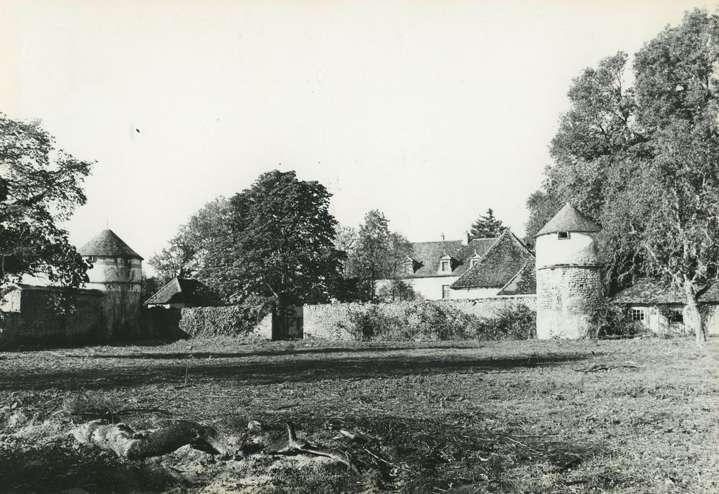 Château de Promenois : Ensemble est, vue générale