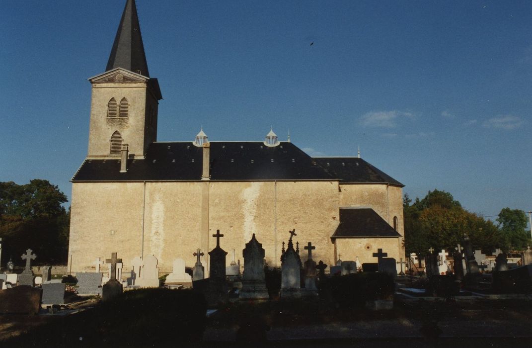 Eglise Saint-Etienne : Façade latérale ouest, vue générale