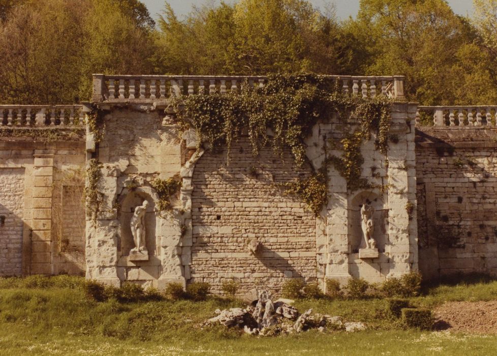 Château : Nymphé, vue partielle