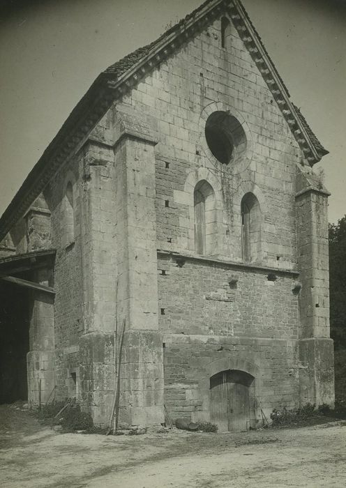 Ancienne chartreuse de Lugny : Chapelle de la Courroirie, Chevet, vue générale