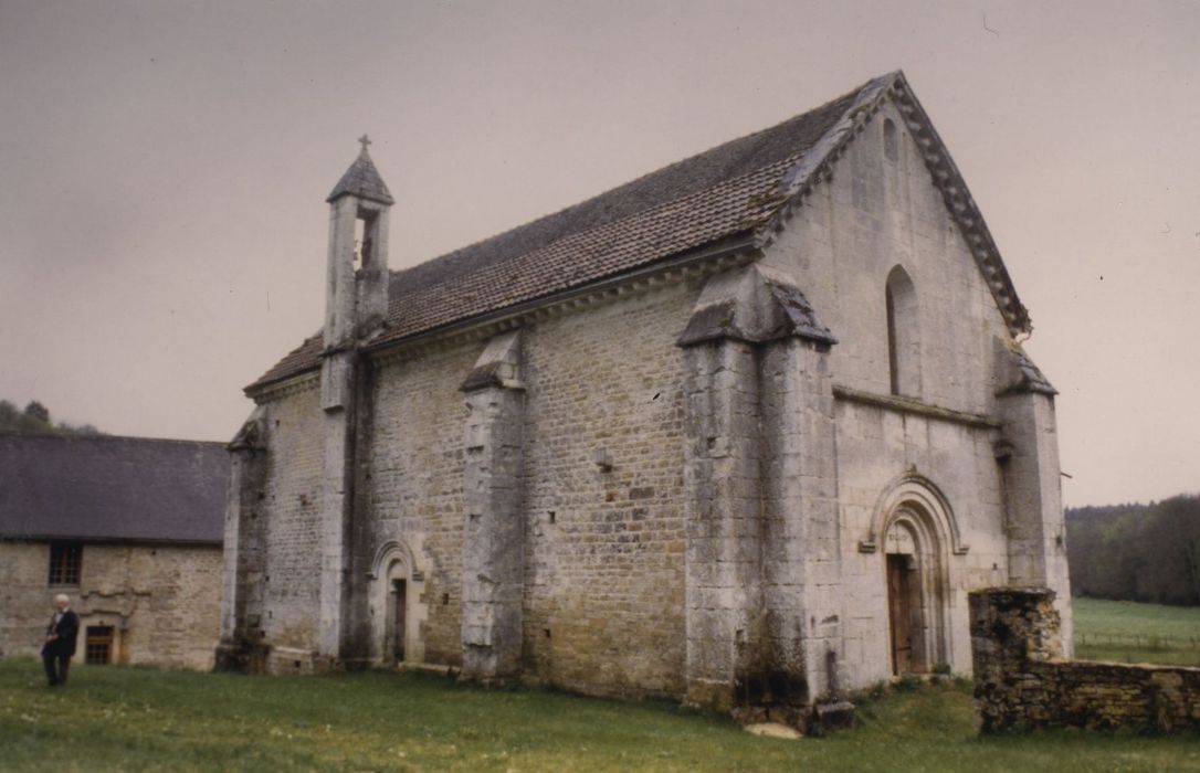 Ancienne chartreuse de Lugny : Chapelle de la Courroirie, ensemble nord-ouest, vue générale