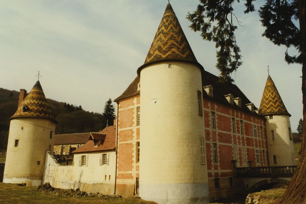 Château : Ensemble sud-est, vue générale