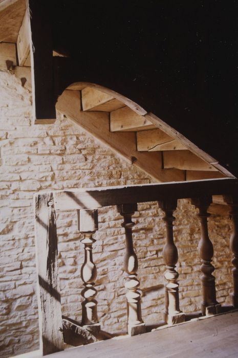 Château de la Velle : Escalier, vue partielle