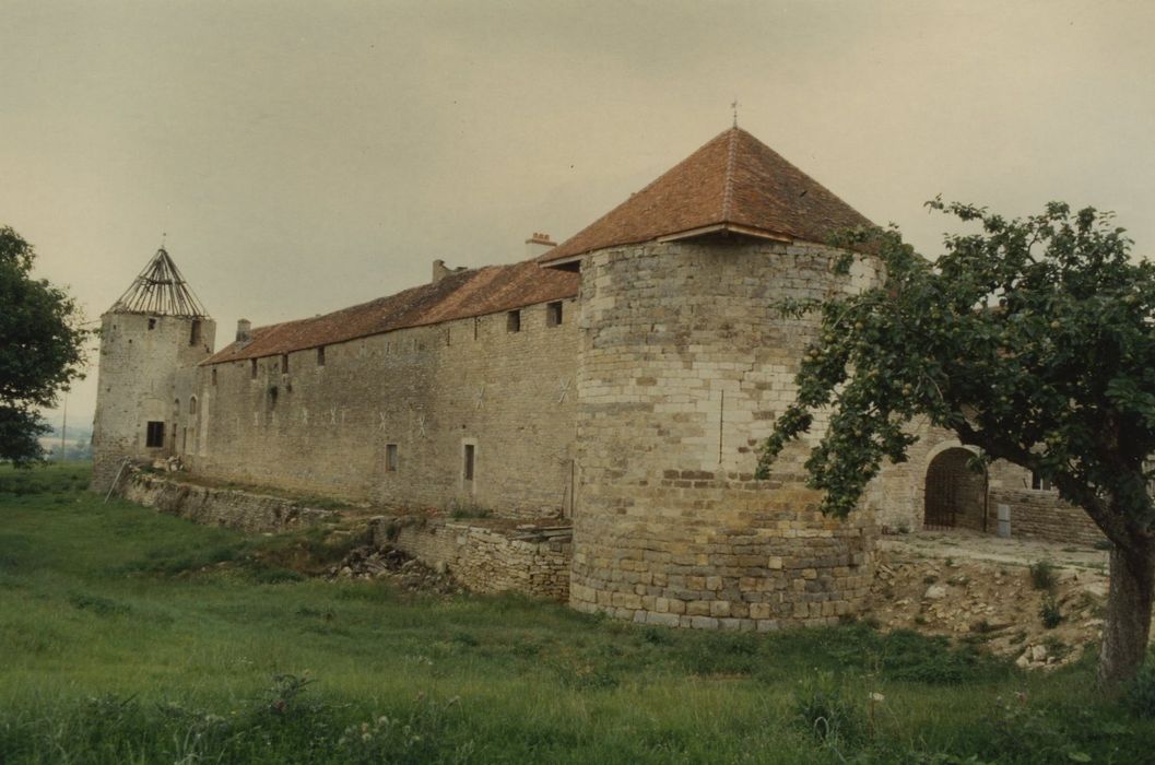 Château de Chevigny : Ensemble sud, vue générale