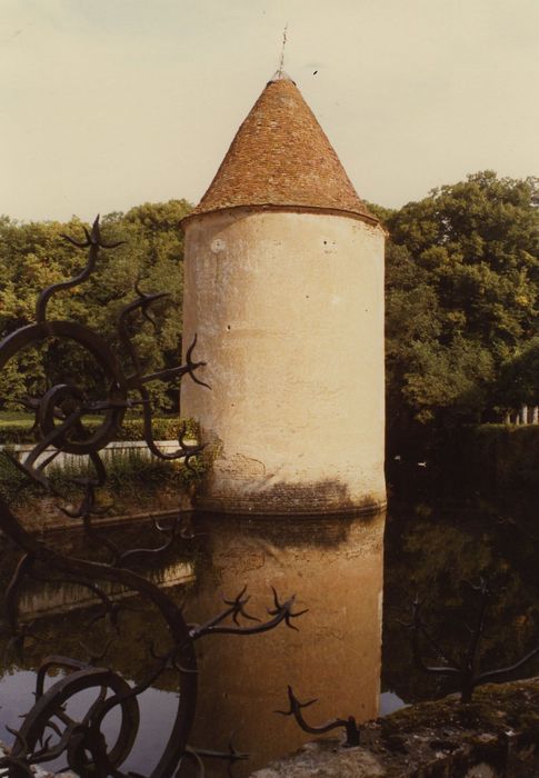 Château : Tour nord-est (chapelle), vue générale