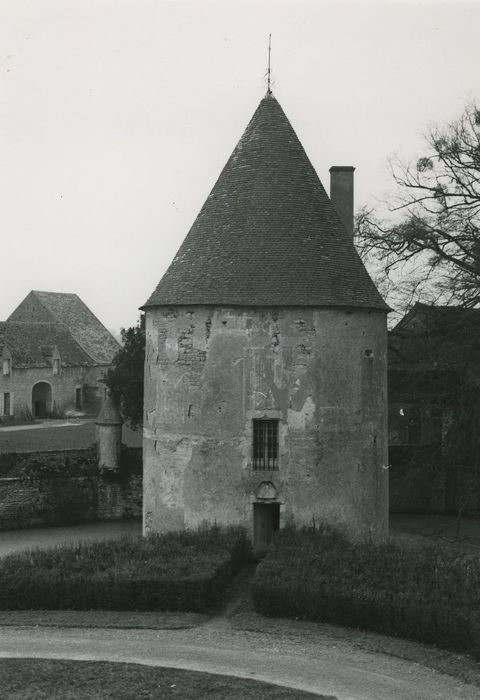 Château : Tour sud-est (chapelle), vue générale