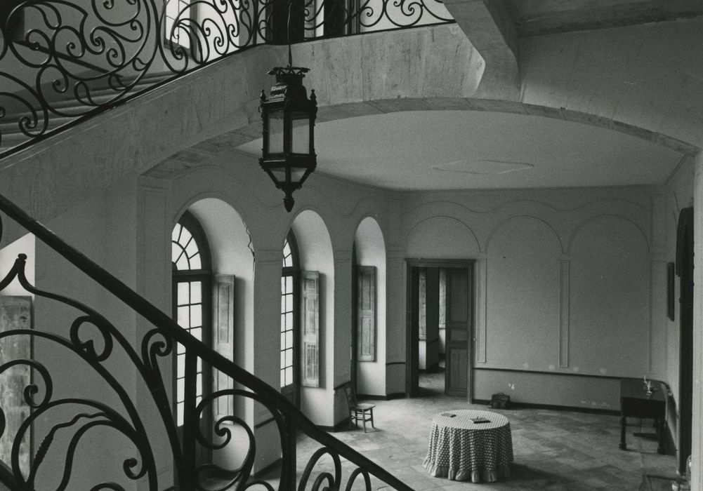 Château : Vestibule, vue générale