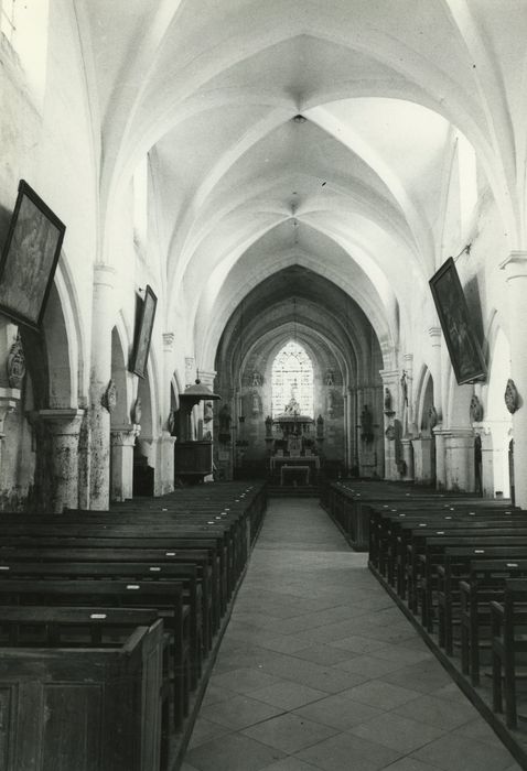 Eglise Sainte-Croix : Nef, vue générale