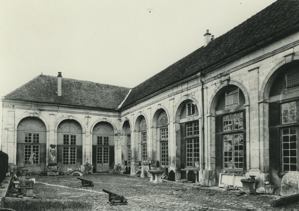 Château de Buffon : Ancienne orangerie, vue générale