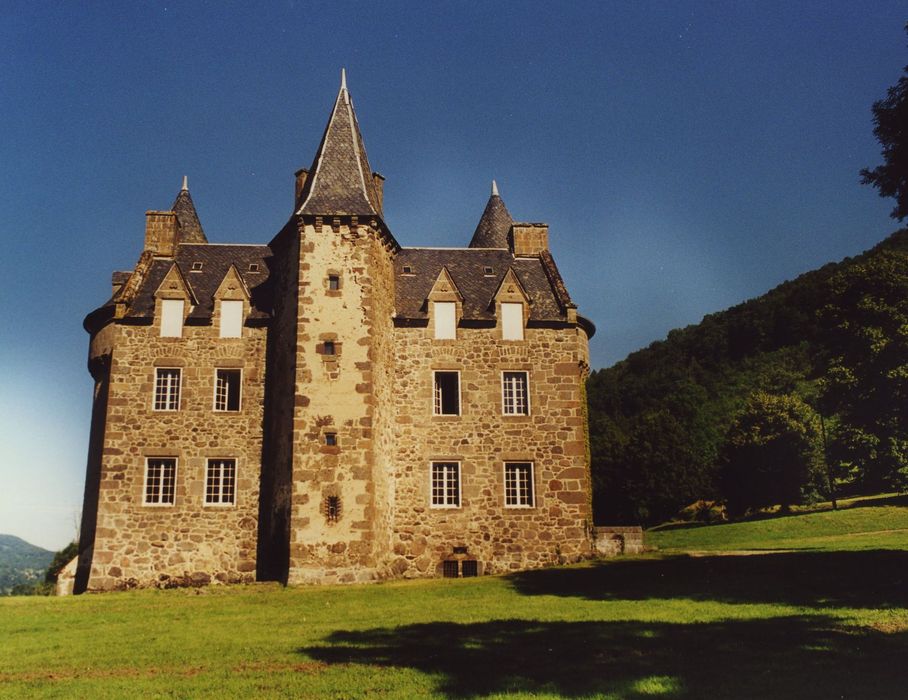 Château de Longevergne : Façade est, vue générale