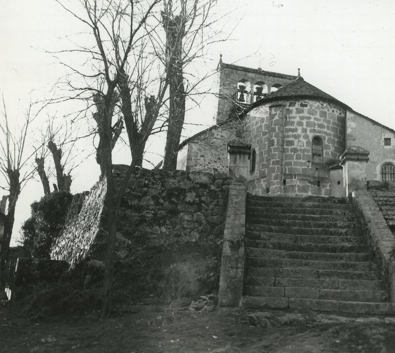 Eglise Saint-Pierre : Chevet, vue partielle