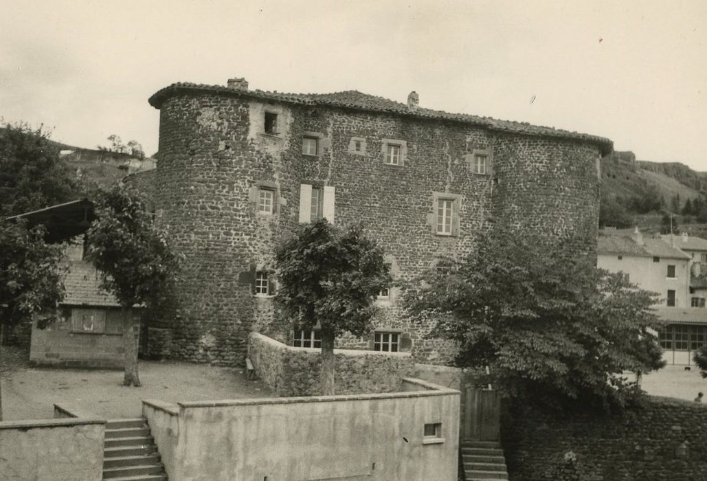 Ancien château abbatial : Façade ouest, vue générale