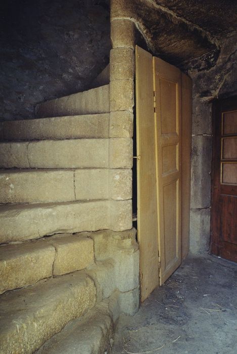 Maison Mate : Escalier à vis, vue partielle