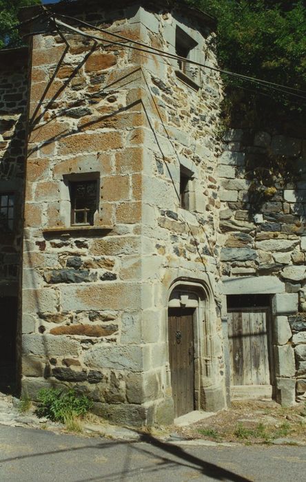 Maison Sauron : Façade sud, tourelle d’escalier, vue générale