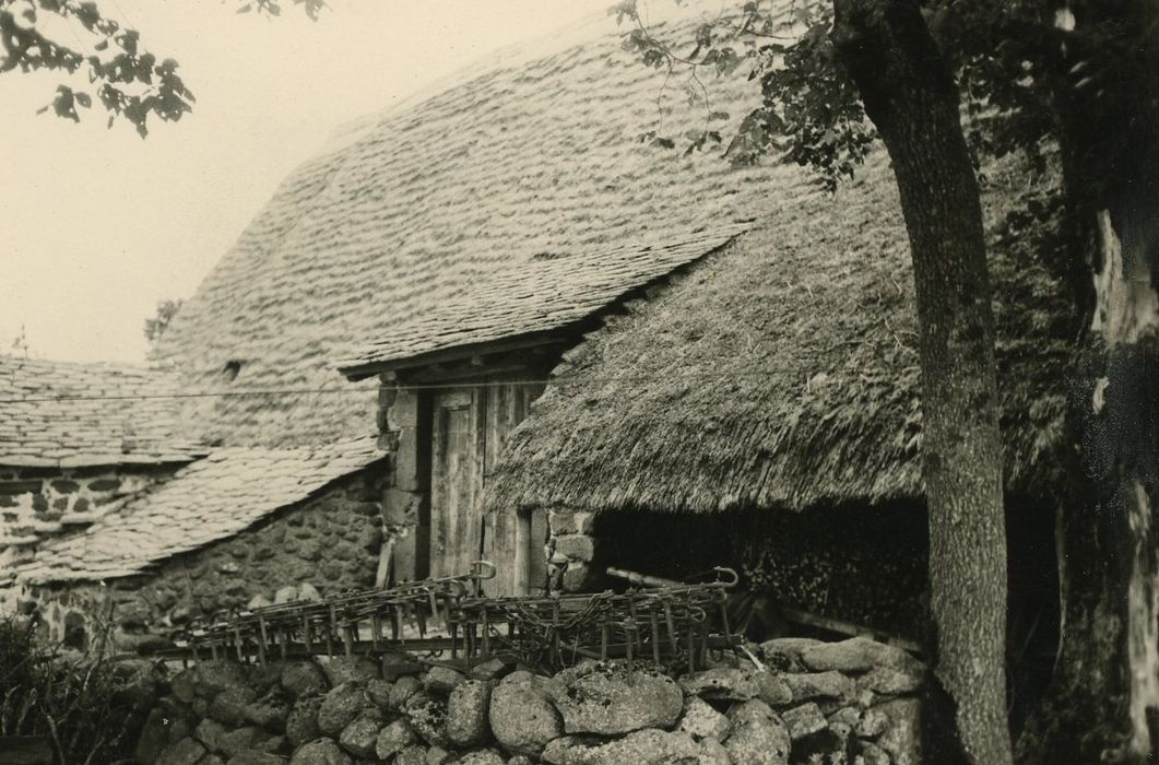 Ferme dite Ferme Perrel : Grange, façade ouest, vue partielle