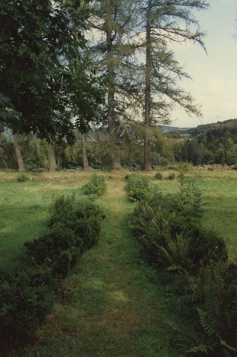 Château de Folgoux : Jardins est, vue partielle