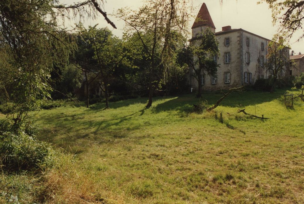 Château de Folgoux : Ensemble nord-est, vue générale