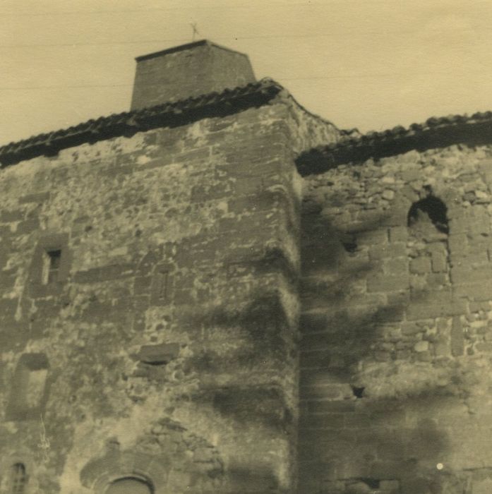 Eglise Saint-Privat de Reilhac : Façade latérale sud, vue partielle