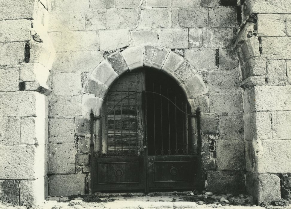 Ancienne église Saint-Jean : Portail occidental, vue générale