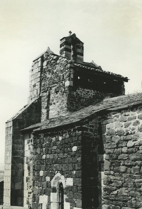 Ancienne église Saint-Jean : Façade latérale sud, vue partielle