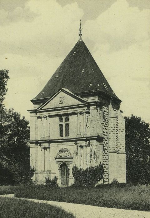 Château : Chapelle, élévations sud et ouest, vue générale