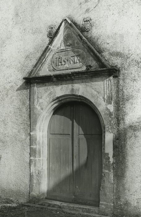 Eglise paroissiale : Portail occidental, vue générale