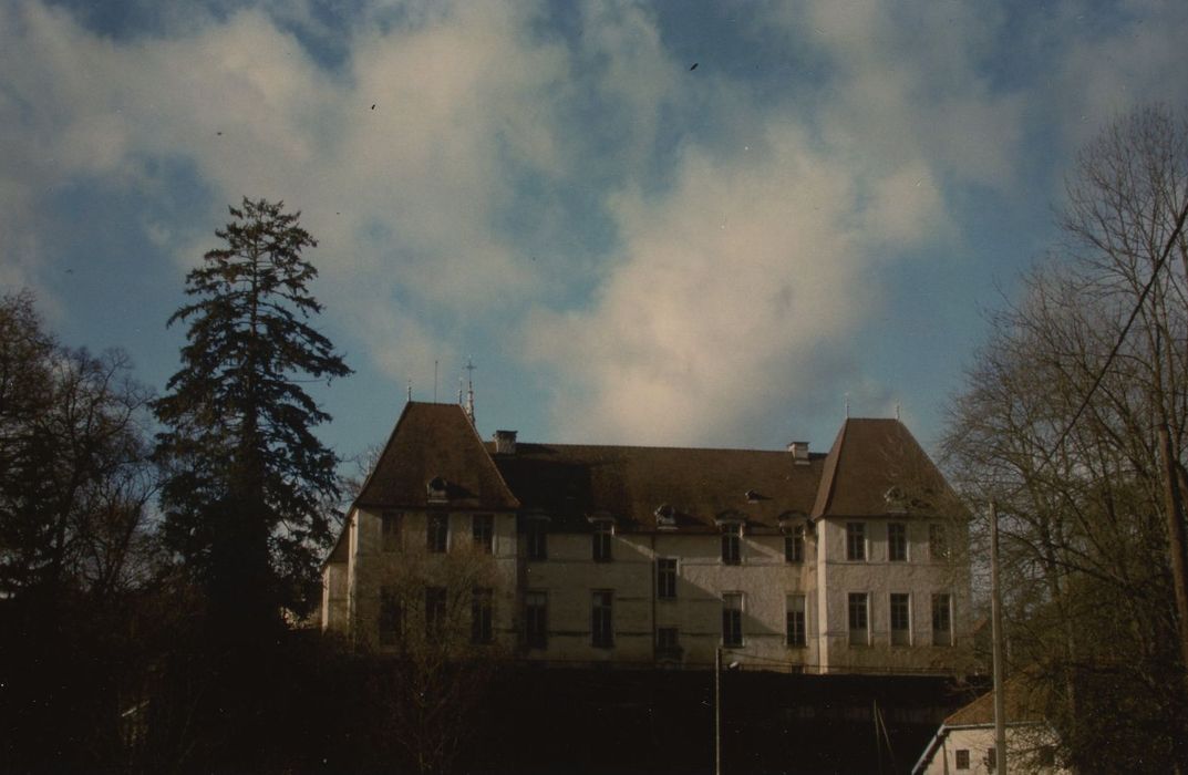 Château de Montmoyen : Ensemble est, vue générale