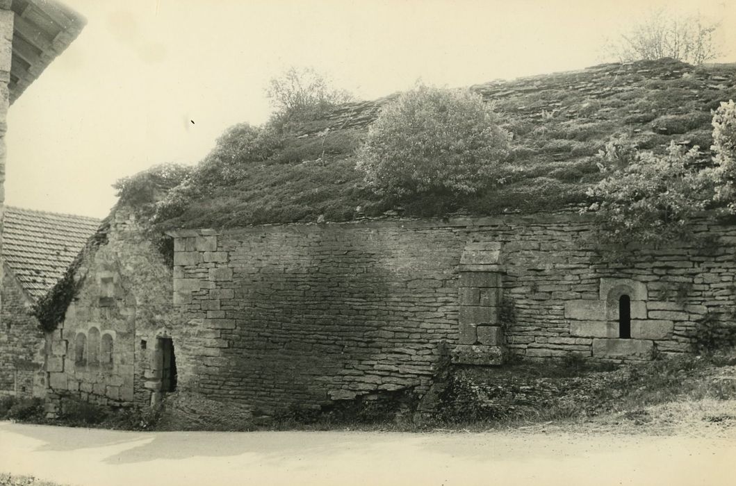 Hôpital (ancien) : Salle des malades, façade est, vue partielle