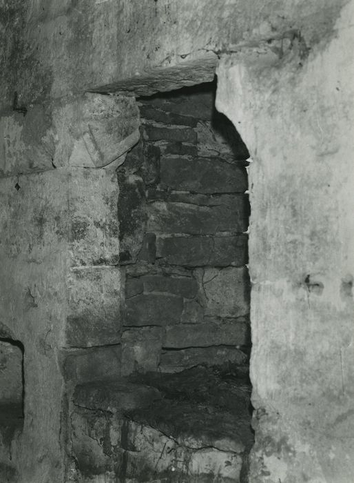 Hôpital (ancien) : Chapelle, détail d’une ancienne baie