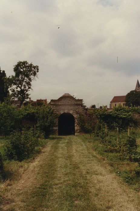 Hôtel Coeurderoy : Parc, vue partielle