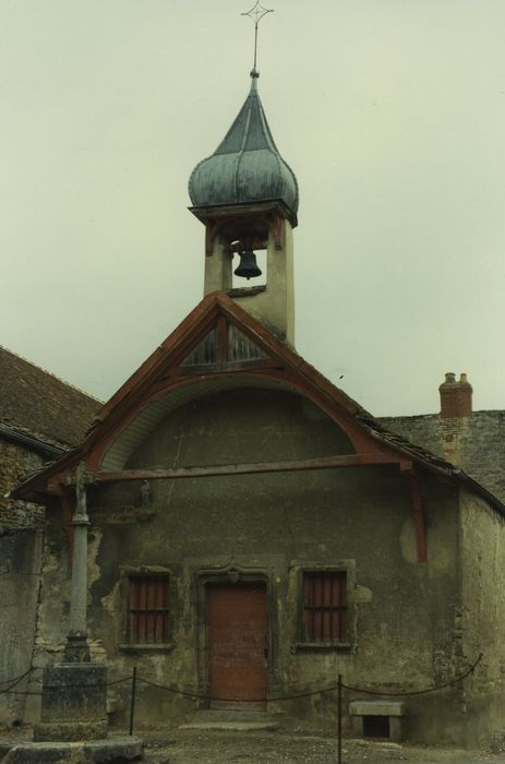 Chapelle Saint-Pierre : Façade occidentale, vue générale