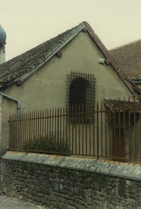 Chapelle Saint-Pierre : Chevet, vue partielle