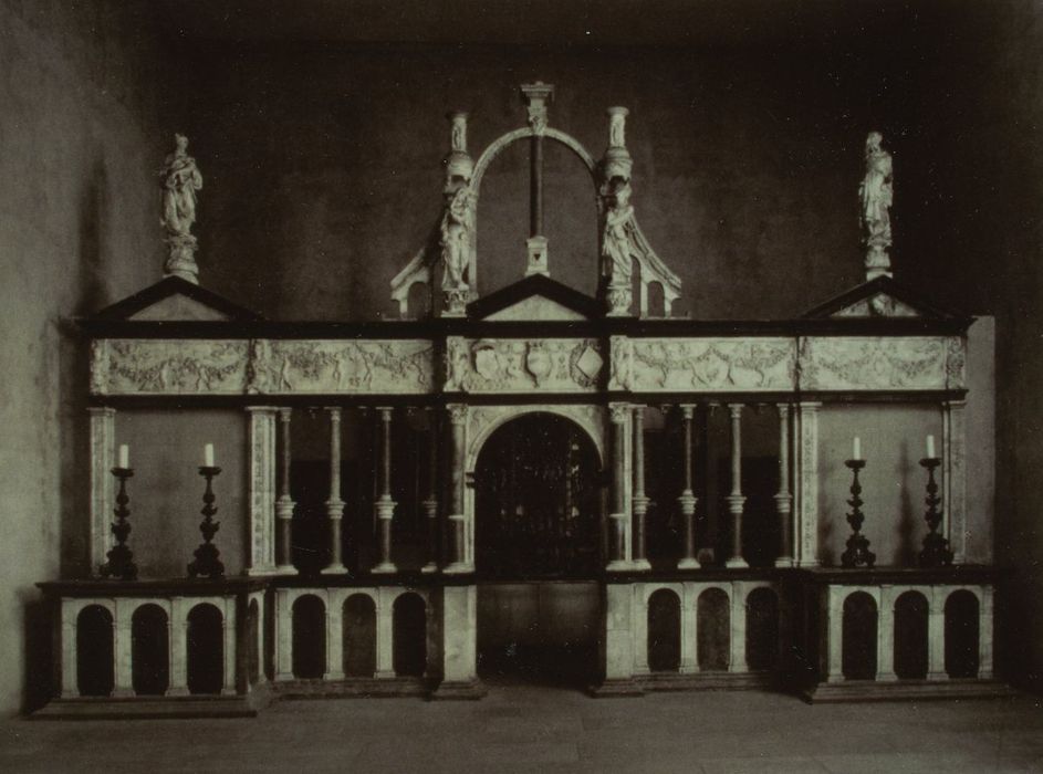 Château (ancien) : Clôture de choeur déposée au musée des Beaux-Arts de Philiadelphie