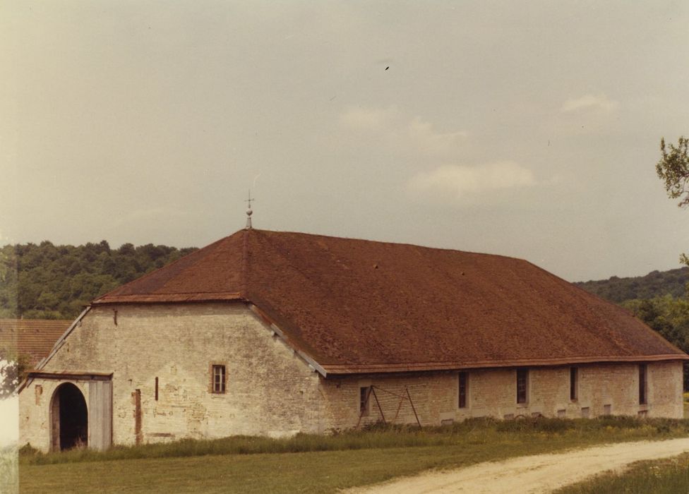 Grange cistercienne de Beaumont : Ensemble nord-est, vue générale