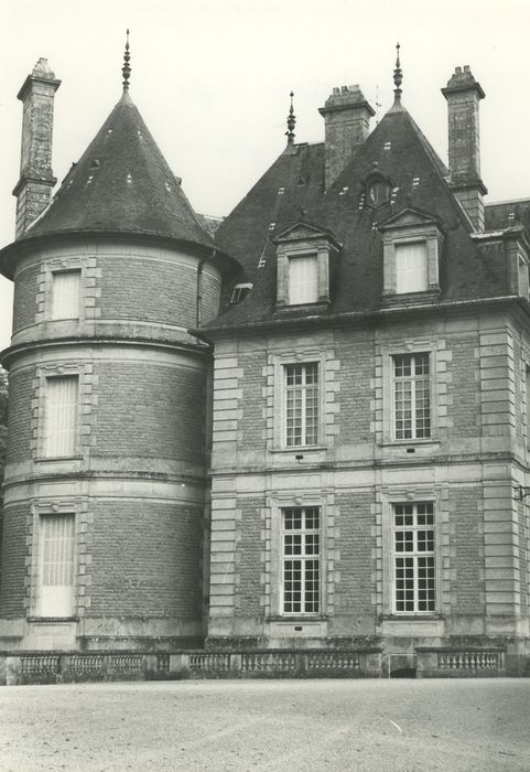 Château : Tour nord-ouest, vue générale