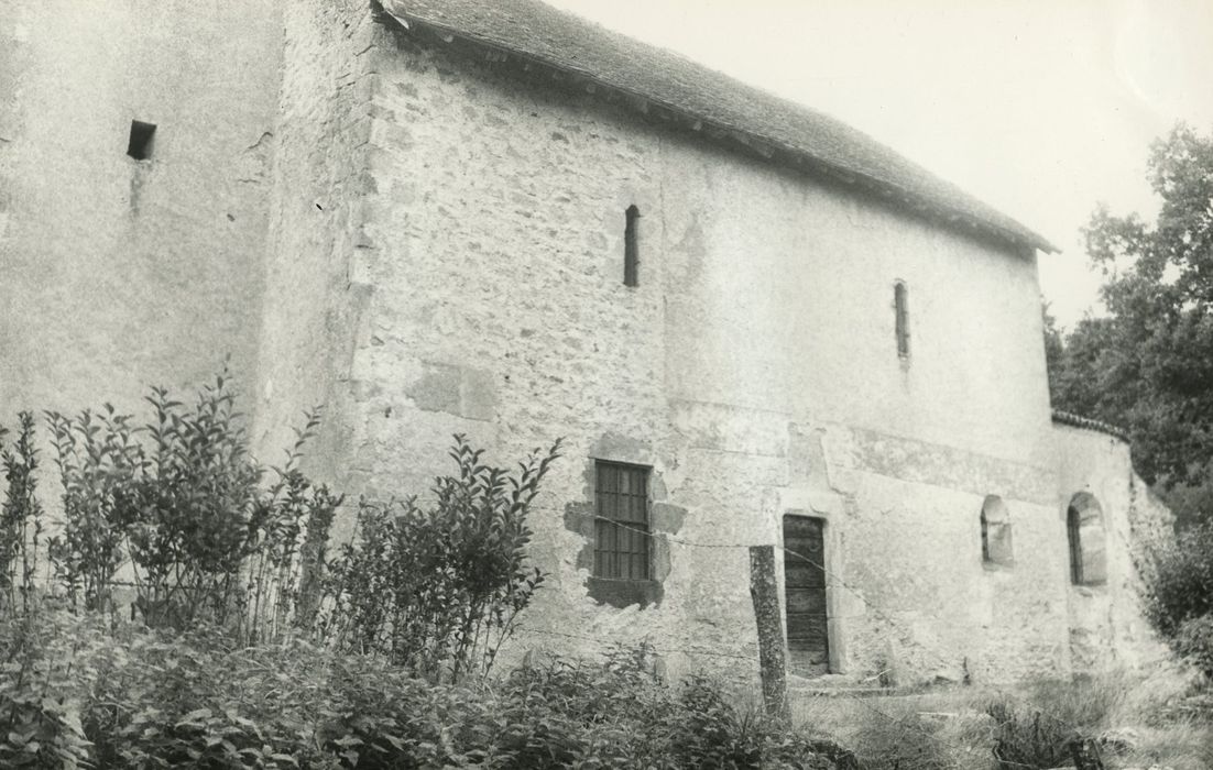 Eglise (ancienne) : Façade latérale sud, vue générale