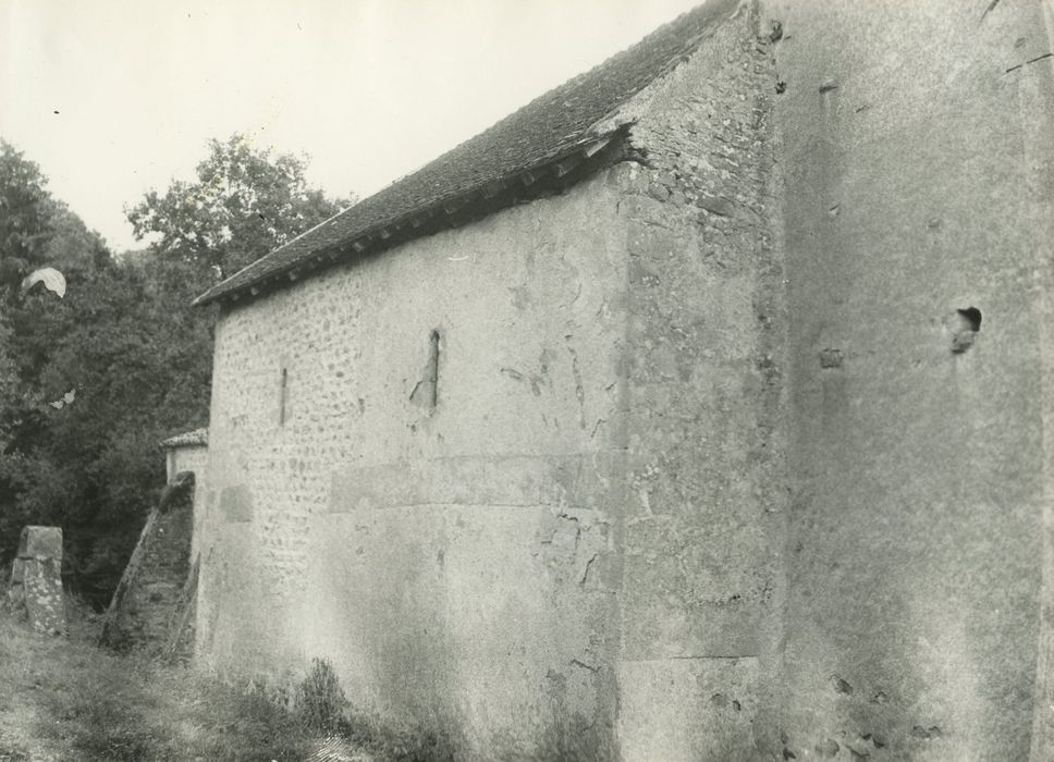 Eglise (ancienne) : Façade latérale nord, vue générale