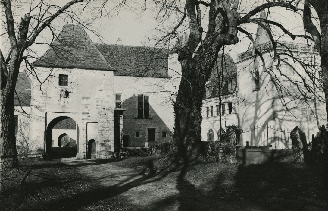 Château et ses dépendances : Ensemble sud, vue générale