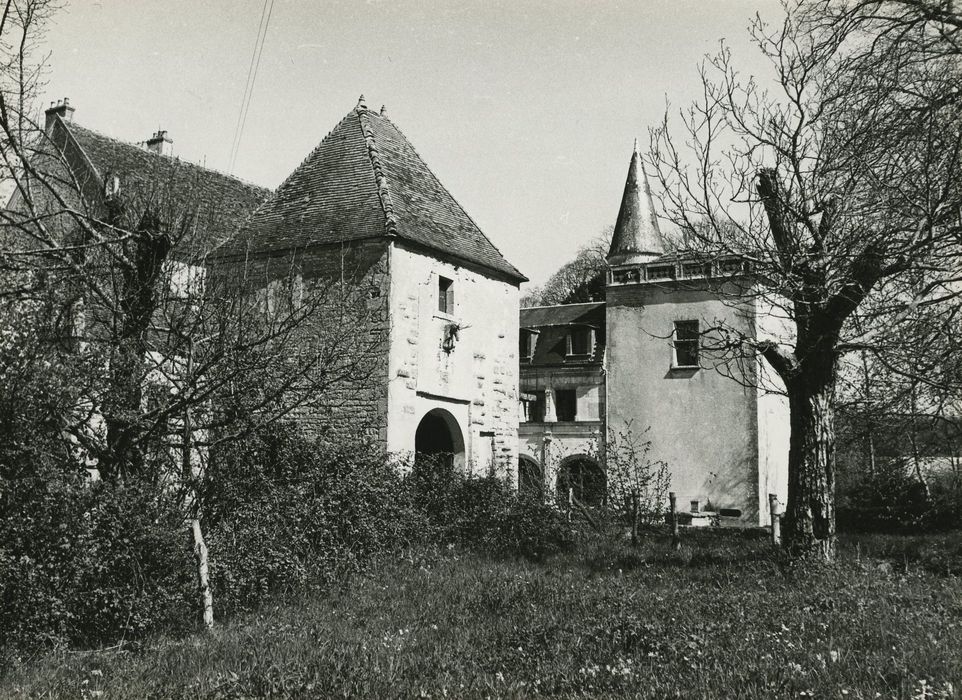 Château et ses dépendances : Ensemble sud-ouest, vue générale