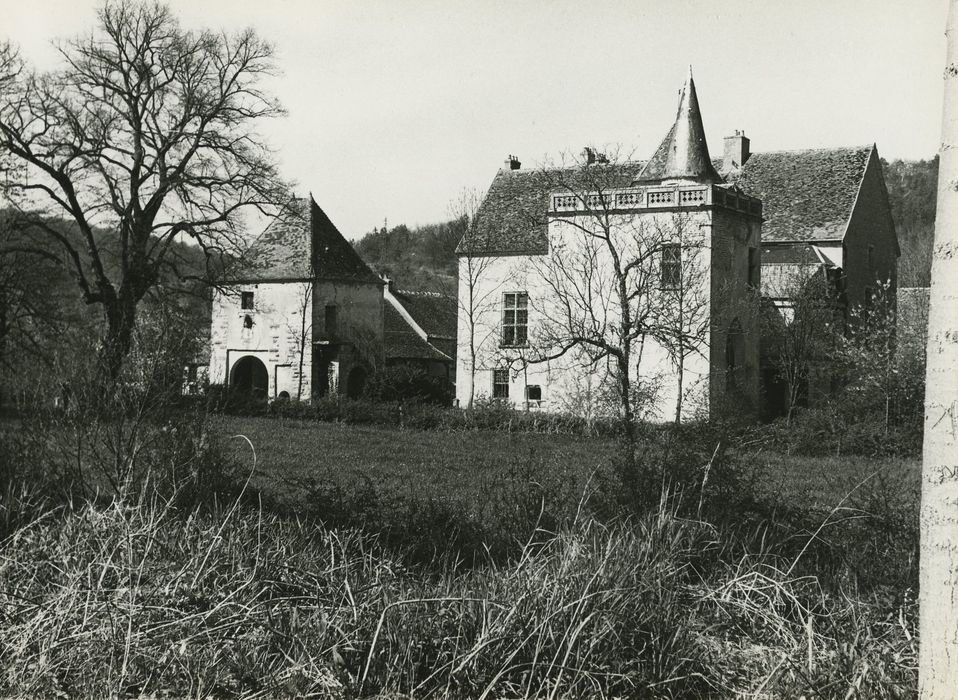 Château et ses dépendances : Ensemble sud, vue générale