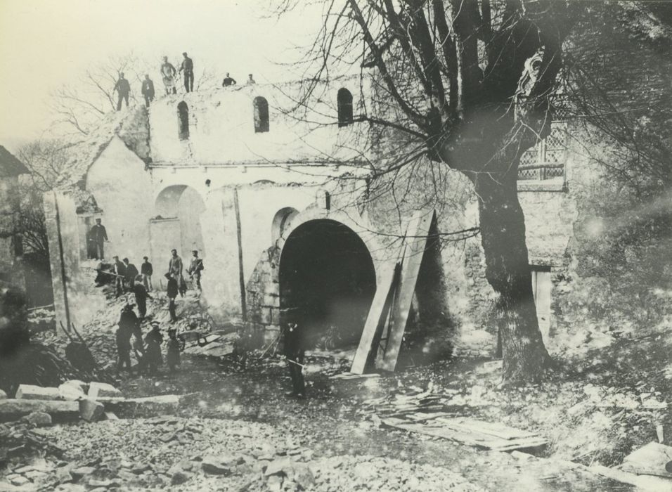 Eglise Notre-Dame : Façade latérale sudd, vue partielle