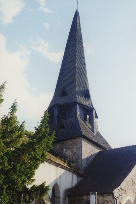 Eglise Saint-Saturnin : Clocher, vue générale