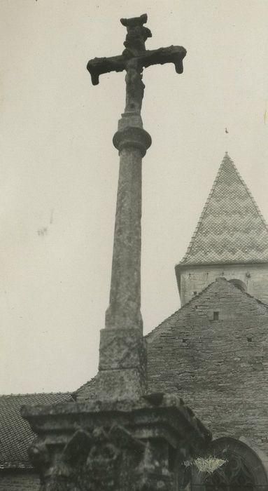 Croix monumentale, vue générale 