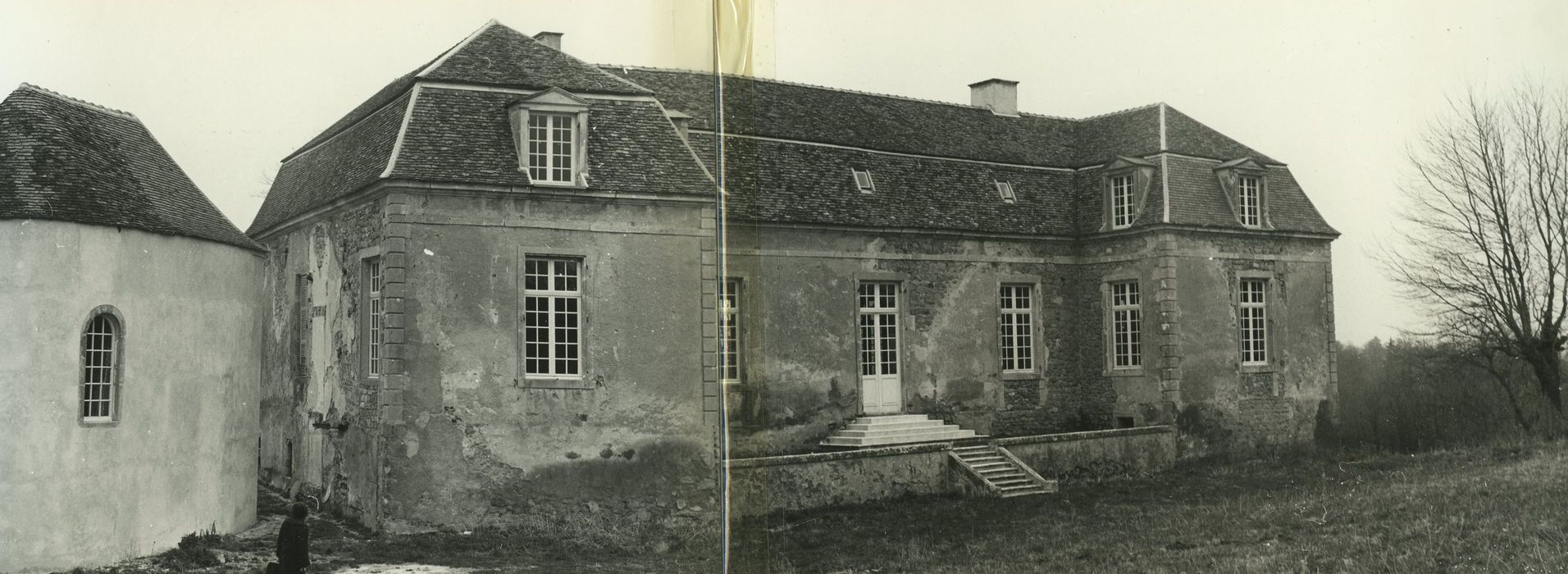 Château de Montille : Façade sud, vue générale